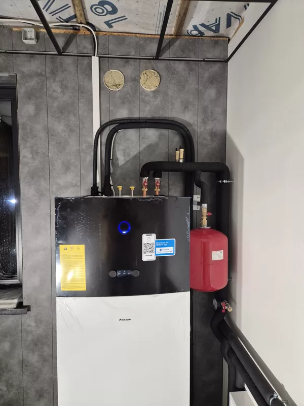 Ragana Daikin ar integrēto boileri